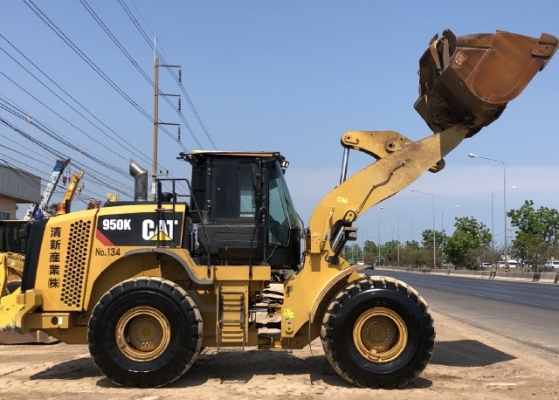 ขายรถตักล้อยาง CAT 950K ปี 2014 นำเข้าเองจากญี่ปุ่น สภาพสวยพร้อมใช้ มีVDOการทำงานครับ ขายรถตักล้อยาง CAT 950K ปี 2014 นำเข้าเองจากญี่ปุ่น สภาพสวยพร้อมใช้ มีVDOการทำงานครับ