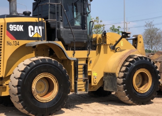 ขายรถตักล้อยาง CAT 950K ปี 2014 นำเข้าเองจากญี่ปุ่น สภาพสวยพร้อมใช้ มีVDOการทำงานครับ ขายรถตักล้อยาง CAT 950K ปี 2014 นำเข้าเองจากญี่ปุ่น สภาพสวยพร้อมใช้ มีVDOการทำงานครับ