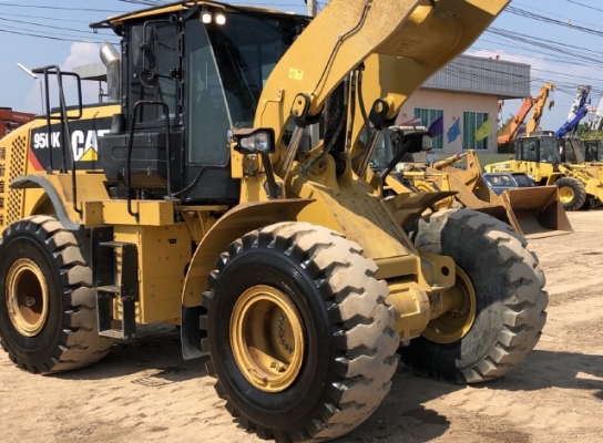 ขายรถตักล้อยาง CAT 950K ปี 2014 นำเข้าเองจากญี่ปุ่น สภาพสวยพร้อมใช้ มีVDOการทำงานครับ ขายรถตักล้อยาง CAT 950K ปี 2014 นำเข้าเองจากญี่ปุ่น สภาพสวยพร้อมใช้ มีVDOการทำงานครับ
