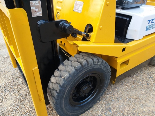 ขายรถยก TCM FD25 Z1 เครื่องดีเซล C240 เสาสูง 4 เมตร ยกได้ 2.5 ตัน เกียร์ธรรมดา ยางตันหน้า-หลัง รถนอกนำเข้า ติดต่อ 098-7962549