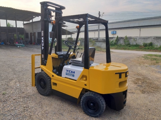 ขายรถยก TCM FD25 Z1 เครื่องดีเซล C240 เสาสูง 4 เมตร ยกได้ 2.5 ตัน เกียร์ธรรมดา ยางตันหน้า-หลัง รถนอกนำเข้า ติดต่อ 098-7962549