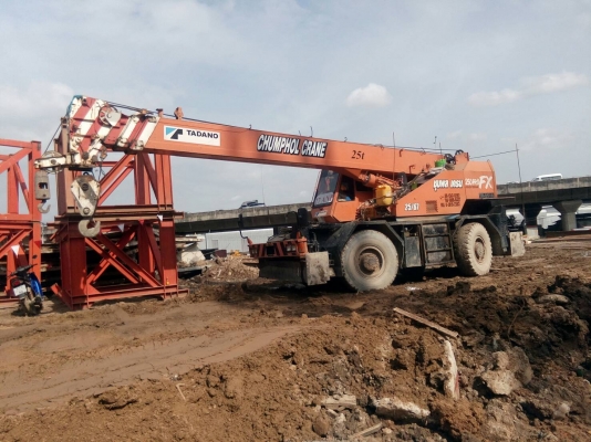 ขายเครน 20ตัน 4ล้อ M4 พร้อมทะเบียน โทร.096-9426519    081-3479292