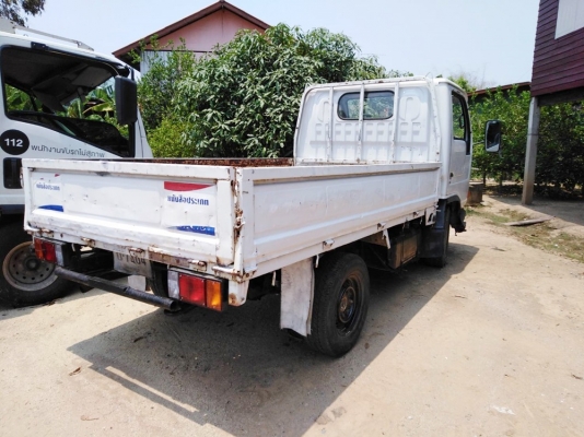 ขายรถบรรทุก4ล้อนิสันเครื่องดีเซล