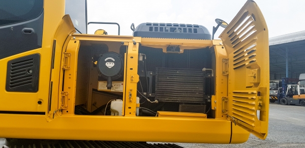 ขายรถแบคโฮ KOMATSU PC200-8M0 ไมล์ 8 พันชั่วโมงสภาพนางฟ้า