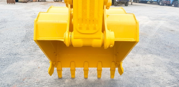 ขายรถแบคโฮ KOMATSU PC200-8M0 ไมล์ 8 พันชั่วโมงสภาพนางฟ้า