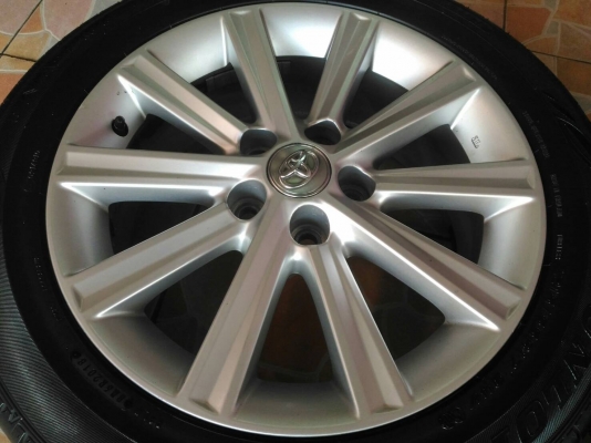 ล้อแม็ก Toyota camry ขอบ 17*7,ET45,5h114.3 พร้อมยาง Dunlop Enasave EC300+ 215 55 17 ผลิตปี 2018 ไม่มีเบียด ขายถูกๆ ทั้งชุด 18,900.-   *** ล้อเดิมเทิร์นได้ ติดตั้งฟรีค่ะ ***