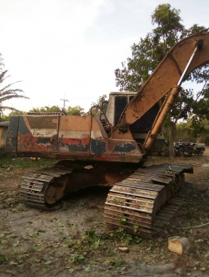 ขายรถแบคโฮ KOMATSU PC200-5 เอกสารอินวอย ระบบไฟเต็ม คอลโทรลสั้น ราคา 450000
