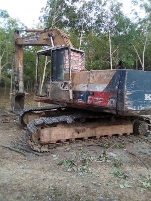 ขายรถแบคโฮ KOMATSU PC200-5 เอกสารอินวอย ระบบไฟเต็ม คอลโทรลสั้น ราคา 450000