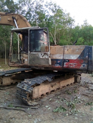 ขายรถแบคโฮ KOMATSU PC200-5 เอกสารอินวอย ระบบไฟเต็ม คอลโทรลสั้น ราคา 450000