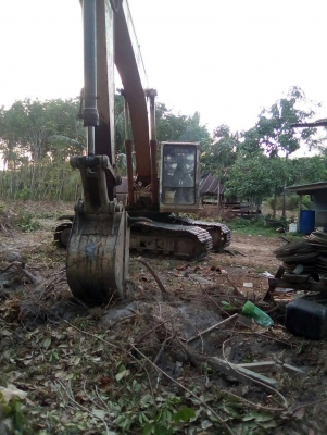 ขายรถแบคโฮ KOMATSU PC200-5 เอกสารอินวอย ระบบไฟเต็ม คอลโทรลสั้น ราคา 450000