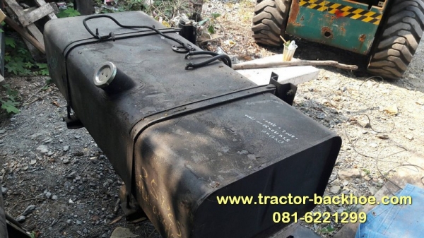 ขาย ถังน้ำมัน รถบรรทุก อันนี้ สวยๆเลยครับ มาพร้อมขา ขนาด 53x120x32 cm ประมาณ 200 ลิตร