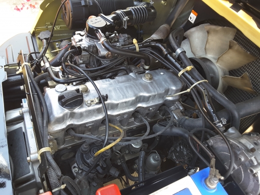 นิสสัน 2.5 ตันเสายกสูง 4 เมตรเกียร์ออโต้สนใจ 0813535948