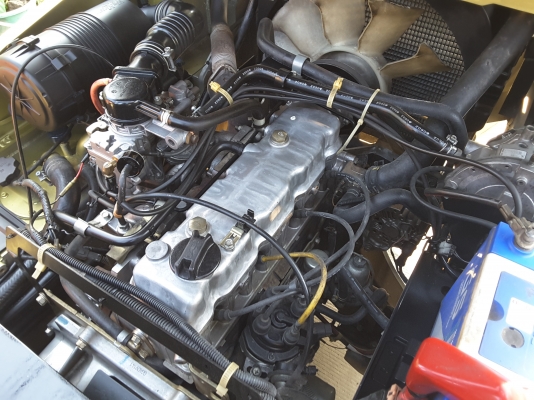 นิสสัน 2.5 ตันเสายกสูง 4 เมตรเกียร์ออโต้สนใจ 0813535948