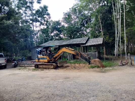 มี VDO ให้ชม.KOMATSU PC40-6 มีหัวคีปปุ้งกี๋ราคา 250,000