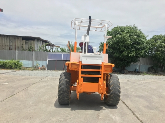 ขายรถตักKOMATSUรุ่น505นำเข้าญี่ปุ่นไม่เคยใช้งานในไทย เอวอ่อน  เครื่องดีเซล4สูบ สภาพดีพร้อมใช้งานมีหลายคัน 081-8302909 จิรโรจน์ Line  : Jiraroj2909