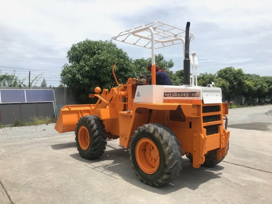 ขายรถตักKOMATSUรุ่น505นำเข้าญี่ปุ่นไม่เคยใช้งานในไทย เอวอ่อน  เครื่องดีเซล4สูบ สภาพดีพร้อมใช้งานมีหลายคัน 081-8302909 จิรโรจน์ Line  : Jiraroj2909