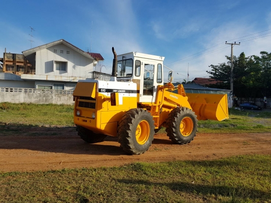 รถตักKOMATSU 510 PLAYLOADER ขนาดบุ้งกี๋ 1.2คิว. เครื่องยนต์ 4D105 รุ่นกรองเดี๋ยว ขนาดกระทะล้อ 24นิ้ว ยาง 16.9*24 นิ้ว ระบบเครื่องยนต์และเกียร์ทอลค์ สมบูรณ์แบบ สินค้ามีคุณภาพ เก่านอกไม่เคยใช้งานในไทย ราคา 760,000 บาท สนใจ ติดต่อ 081-8416818 , 083-4355829,0