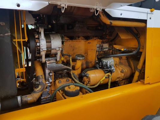 รถตักKOMATSU 510 PLAYLOADER ขนาดบุ้งกี๋ 1.2คิว. เครื่องยนต์ 4D105 รุ่นกรองเดี๋ยว ขนาดกระทะล้อ 24นิ้ว ยาง 16.9*24 นิ้ว ระบบเครื่องยนต์และเกียร์ทอลค์ สมบูรณ์แบบ สินค้ามีคุณภาพ เก่านอกไม่เคยใช้งานในไทย ราคา 760,000 บาท สนใจ ติดต่อ 081-8416818 , 083-4355829,0