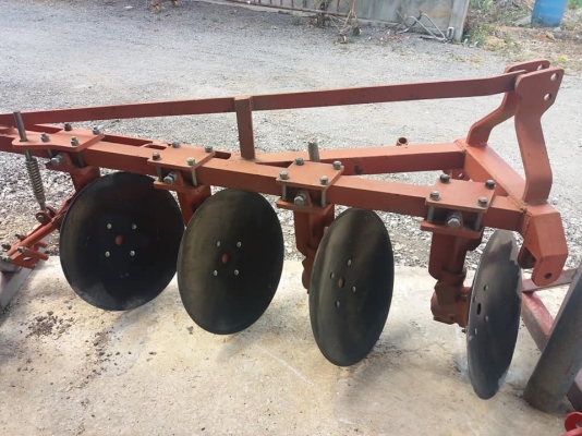 ขายผานบุกเบิก ยี่ห้อตราช้าง ขนาดใบ 4*22 ของใหม่เก่าเก็บยังไม่เคยใช้งาน  ราคา 26,000 บาท  สนใจติดต่อ 084-9997463