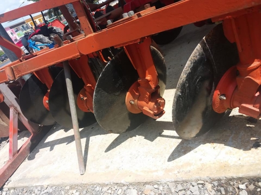 ขายผานบุกเบิก ยี่ห้อตราช้าง ขนาดใบ 4*22 ของใหม่เก่าเก็บยังไม่เคยใช้งาน  ราคา 26,000 บาท  สนใจติดต่อ 084-9997463