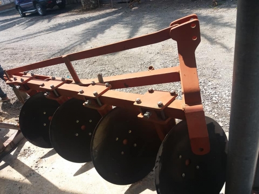 ขายผานบุกเบิก ยี่ห้อตราช้าง ขนาดใบ 4*22 ของใหม่เก่าเก็บยังไม่เคยใช้งาน  ราคา 26,000 บาท  สนใจติดต่อ 084-9997463