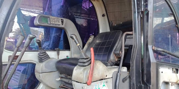 ขายจ้า..KOBELCO SK120-2 เก่าใน สภาพดี พร้อมใช้ ลองระบบกันได้ทุกวัน โทร 089-3818694 จ๊อย