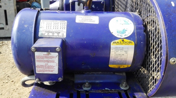 เครื่องปั้มลมอเมริกา SAYLOR BEALL USA ขนาด 5 HP ถังจุ 300 L 380V ตรวจเชคสภาพความฟิตวิ่งนิ่มลมเร็วพร้