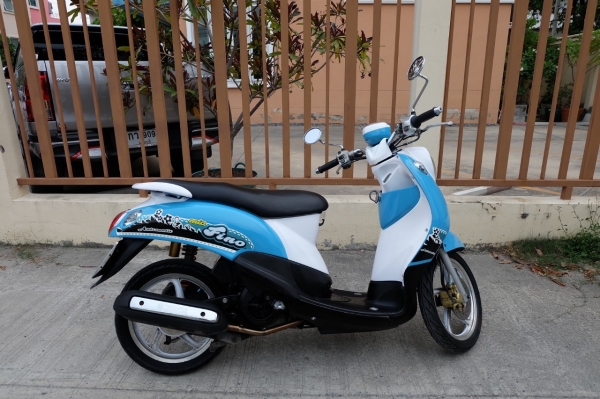 (เบอร์ 061-389-6112)ขาย YAMAHA FINO รถปี 51 เครื่องดี ชุดสีสวย ล้อเเม็ก