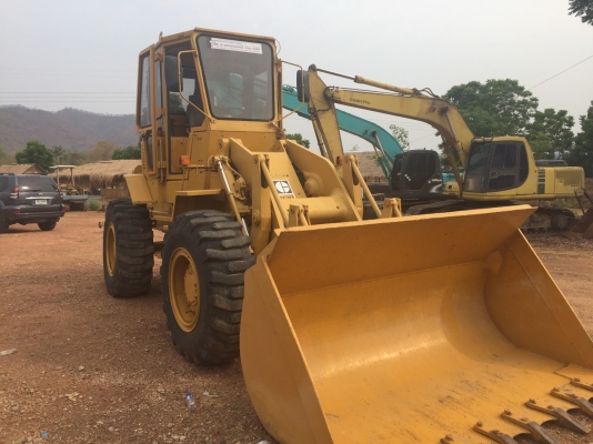 ขายรถตักCAT 930 สภาพสวยพร้อมใช้ ราคา580,000บาท ติดต่อคุณอ๊อฟ พิจิตร 086-737-9991