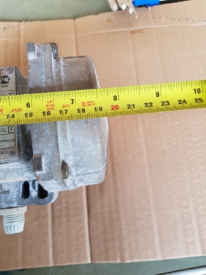 ขายมอเตอร์เขย่า-สั่น ยี่ห้อ Italvibras 0.12 KW มือสองครับ ใช้งานได้ดี ใช้ไฟ 3 เฟส