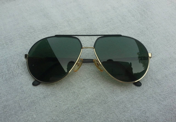 แว่นตาอิตาเลียนวินเทจทศวรรษที่ 1980&#039;s หล่อใหญ่ - ไซซ์ฝรั่ง 146 mm กรอบดำ - ทอง (Black Gold Fram