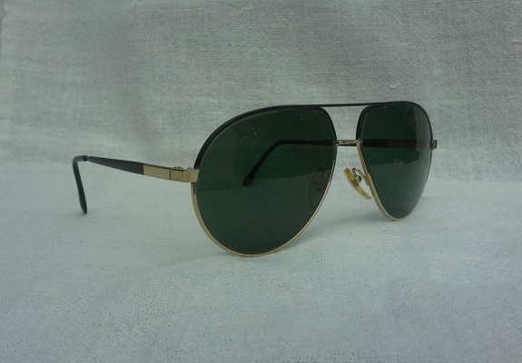 แว่นตาอิตาเลียนวินเทจทศวรรษที่ 1980's หล่อใหญ่ - ไซซ์ฝรั่ง 146 mm กรอบดำ - ทอง (Black Gold Fram แว่นตาอิตาเลียนวินเทจทศวรรษที่ 1980's หล่อใหญ่ - ไซซ์ฝรั่ง 146 mm กรอบดำ - ทอง (Black Gold Fram