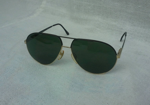 แว่นตาอิตาเลียนวินเทจทศวรรษที่ 1980's หล่อใหญ่ - ไซซ์ฝรั่ง 146 mm กรอบดำ - ทอง (Black Gold Fram แว่นตาอิตาเลียนวินเทจทศวรรษที่ 1980's หล่อใหญ่ - ไซซ์ฝรั่ง 146 mm กรอบดำ - ทอง (Black Gold Fram