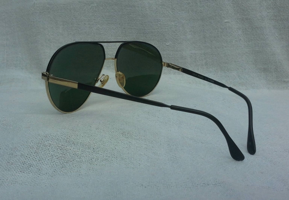 แว่นตาอิตาเลียนวินเทจทศวรรษที่ 1980's หล่อใหญ่ - ไซซ์ฝรั่ง 146 mm กรอบดำ - ทอง (Black Gold Fram แว่นตาอิตาเลียนวินเทจทศวรรษที่ 1980's หล่อใหญ่ - ไซซ์ฝรั่ง 146 mm กรอบดำ - ทอง (Black Gold Fram