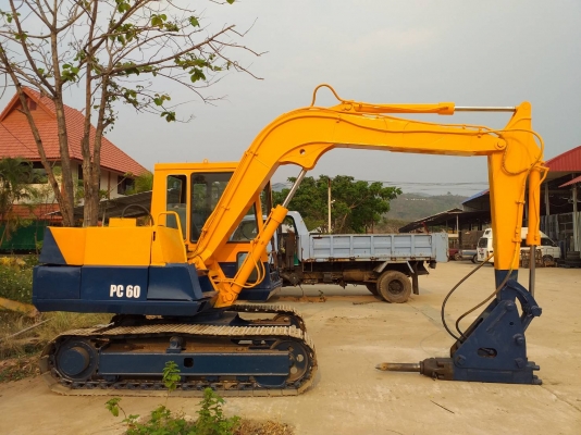 ขายรถขุดKOMATSU PC60-5 **พร้อมหัวกระแทกNPK** เครื่องยนต์โคมัสสุ 4D95 จำนวน 4 สูบ คอนโทรลลูกหมาก ปั๊ม