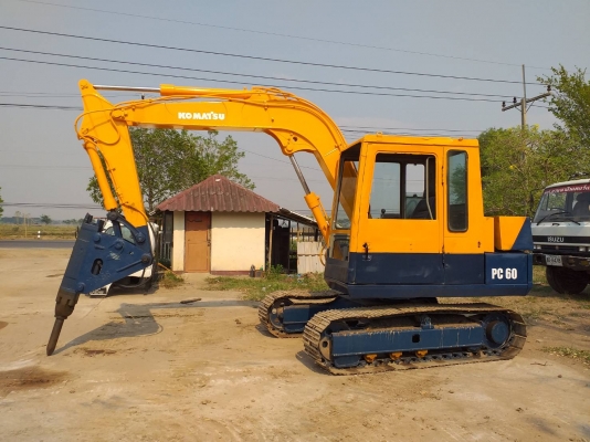 ขายรถขุดKOMATSU PC60-5 **พร้อมหัวกระแทกNPK** เครื่องยนต์โคมัสสุ 4D95 จำนวน 4 สูบ คอนโทรลลูกหมาก ปั๊ม