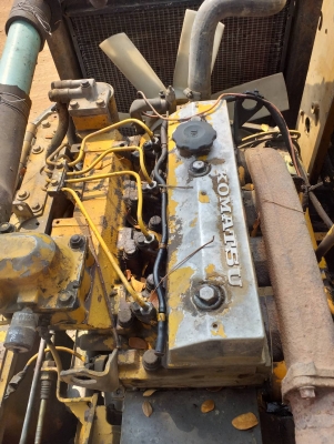 ขายรถขุดKOMATSU PC60-5 **พร้อมหัวกระแทกNPK** เครื่องยนต์โคมัสสุ 4D95 จำนวน 4 สูบ คอนโทรลลูกหมาก ปั๊ม