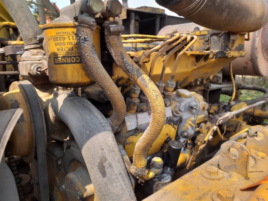 ขายรถขุดKOMATSU PC60-5 **พร้อมหัวกระแทกNPK** เครื่องยนต์โคมัสสุ 4D95 จำนวน 4 สูบ คอนโทรลลูกหมาก ปั๊ม