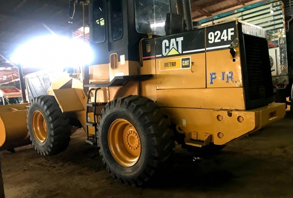 ขายรถตัก CATERPILLAR 324F  สภาพสวยมาก รถเดิมๆทั้งคัน  พร้อมใช้ น็อตไม่เคยแกะ ซื้อมือหนึ่งมาตักข้าว ของเหลวใหม่ทั้งหมด ยางดีทั้ง4เส้น 095-2268886 ตั้ม