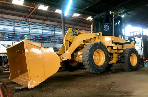 ขายรถตัก CATERPILLAR 324F  สภาพสวยมาก รถเดิมๆทั้งคัน  พร้อมใช้ น็อตไม่เคยแกะ ซื้อมือหนึ่งมาตักข้าว ของเหลวใหม่ทั้งหมด ยางดีทั้ง4เส้น 095-2268886 ตั้ม