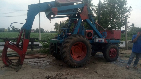 ขายด่วน......รถคีบ สามาตร 6610 เกียร์ท็อก สภาพพร้อมใช้งาน ขายด่วน......รถคีบ สามาตร 6610 เกียร์ท็อก สภาพพร้อมใช้งาน