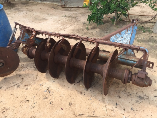 ขาย15000ผานเจ็ดรถไถใช้ใด้ครับ，โทร0980972587