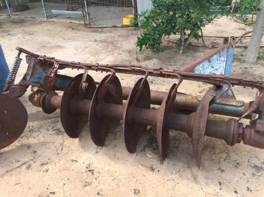 ขาย15000ผานเจ็ดรถไถใช้ใด้ครับ，โทร0980972587