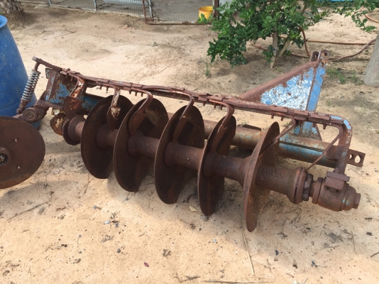 ขาย15000ผานเจ็ดรถไถใช้ใด้ครับ，โทร0980972587