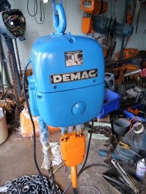 รอกไฟฟ้ามือสอง DEMAGขนาด 1ตัน และ 2 ตัน ไฟ 380 V. (โซ่) รอกไฟฟ้ามือสอง DEMAGขนาด 1ตัน และ 2 ตัน ไฟ 380 V. (โซ่)