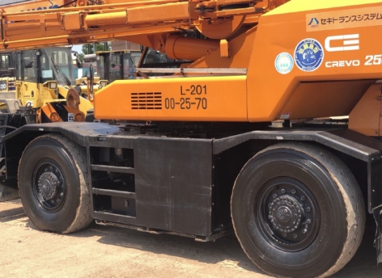 ขายรถเครน TADANO TR250M-6 (ขนาด 25 ตัน) ปี 2000 นำเข้าเองจากญี่ปุ่น สภาพสวยพร้อมใช้ มีVDOการทำงานครั