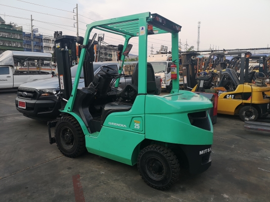 รถยกมิตซูบิชิรุ่นล่าสุด น้ำหนักยก 2.5 ตัน เสาสูง 3 เมตร เครื่องดีเซล เกียร์ออโต้ รถยกมิตซูบิชิรุ่นล่าสุด น้ำหนักยก 2.5 ตัน เสาสูง 3 เมตร เครื่องดีเซล เกียร์ออโต้