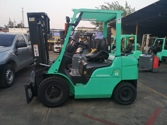 รถยกมิตซูบิชิรุ่นล่าสุด น้ำหนักยก 2.5 ตัน เสาสูง 3 เมตร เครื่องดีเซล เกียร์ออโต้