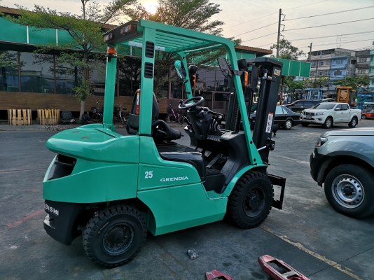 รถยกมิตซูบิชิรุ่นล่าสุด น้ำหนักยก 2.5 ตัน เสาสูง 3 เมตร เครื่องดีเซล เกียร์ออโต้ รถยกมิตซูบิชิรุ่นล่าสุด น้ำหนักยก 2.5 ตัน เสาสูง 3 เมตร เครื่องดีเซล เกียร์ออโต้