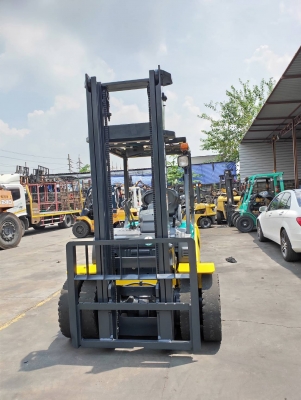 รถยกโคมัสสึรุ่น 16 น้ำหนักยก 2.5 ตัน เสาสูง 4 เมตร เครื่องดีเซล เกียร์ออโต้ รถยกโคมัสสึรุ่น 16 น้ำหนักยก 2.5 ตัน เสาสูง 4 เมตร เครื่องดีเซล เกียร์ออโต้